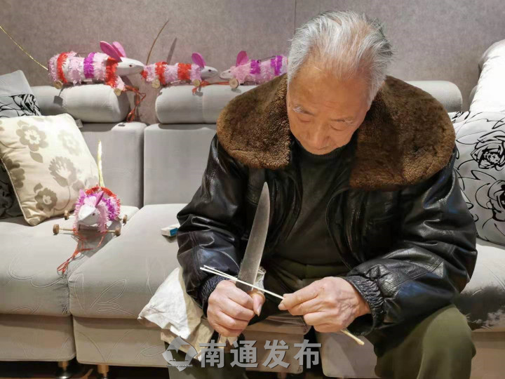 鼠年已经到来,王进生也忙活了起来.